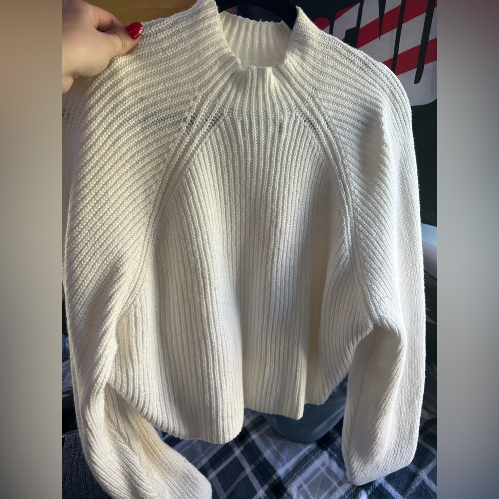 Hollister sweater